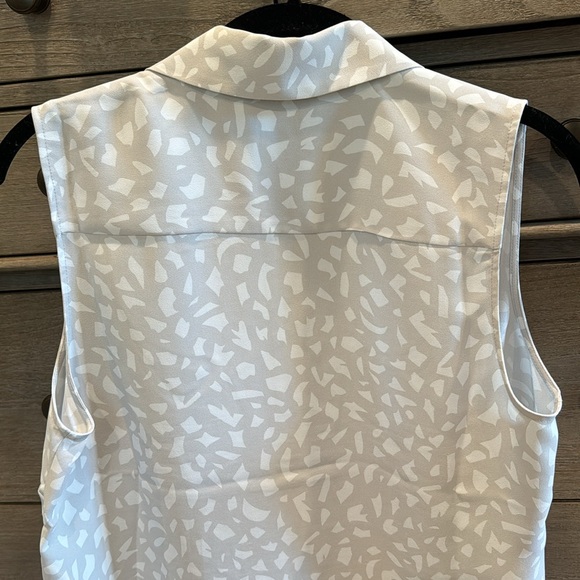 Ann Taylor button down suiting shell - Picture 4 of 4